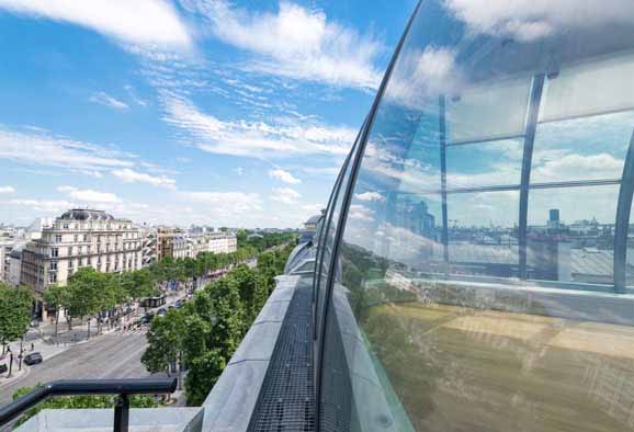 événement dans paris sur le toit des champs-elysées